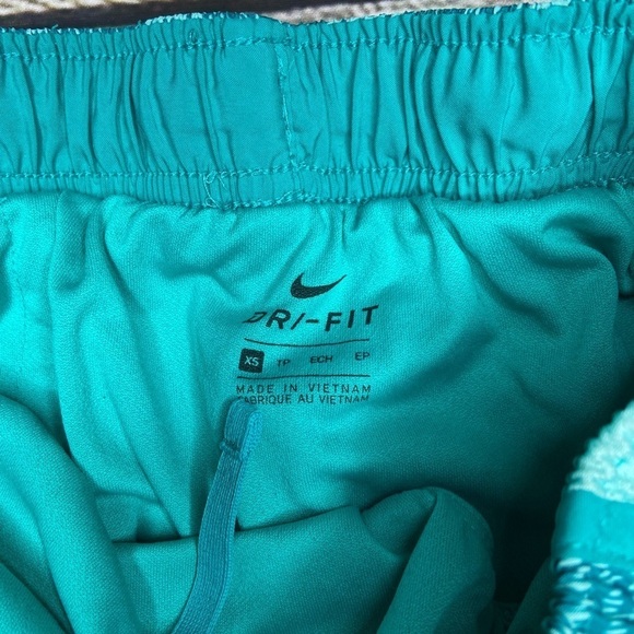Nike Dri-Fit Athletic Shorts Size XS - Picture 2 of 5